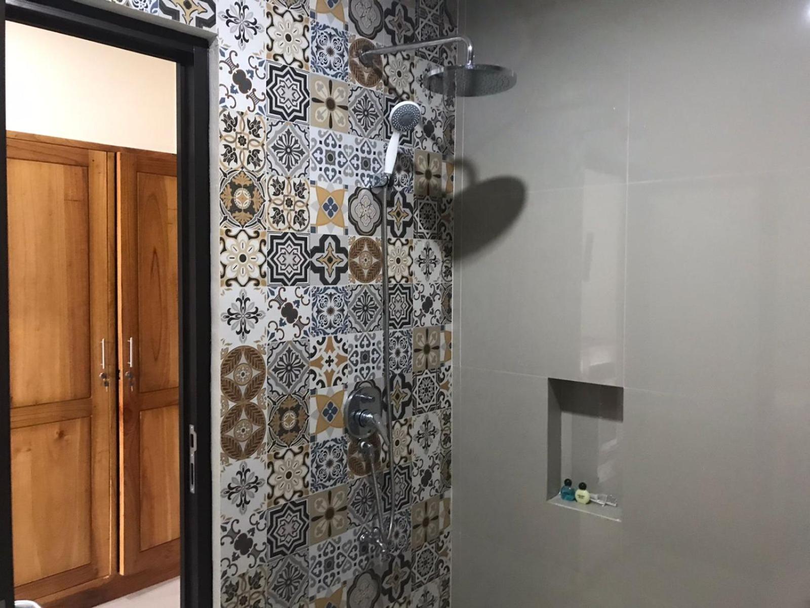 Londo House Hotel Убуд Екстериор снимка